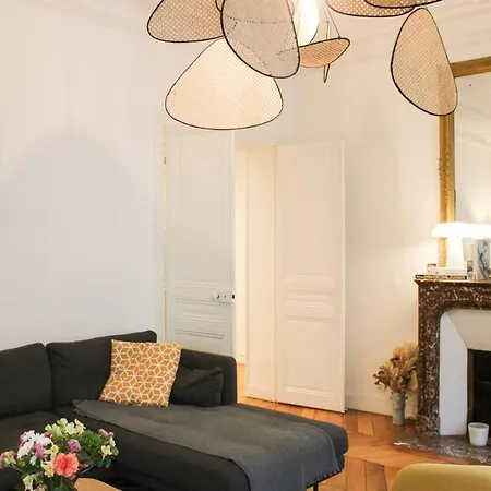 Spacious Near Montmartre
