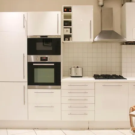 Spacious Near Montmartre Appartement