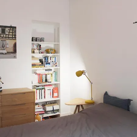 Spacious Near Montmartre * Parijs