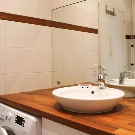 Spacious Near Montmartre *
